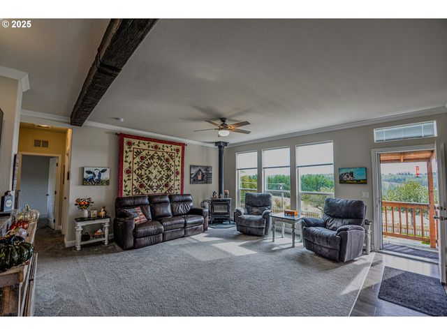 76171 DELENA MAYGER Rd, Rainier, OR 97048