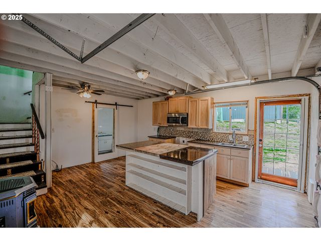 76171 DELENA MAYGER Rd, Rainier, OR 97048