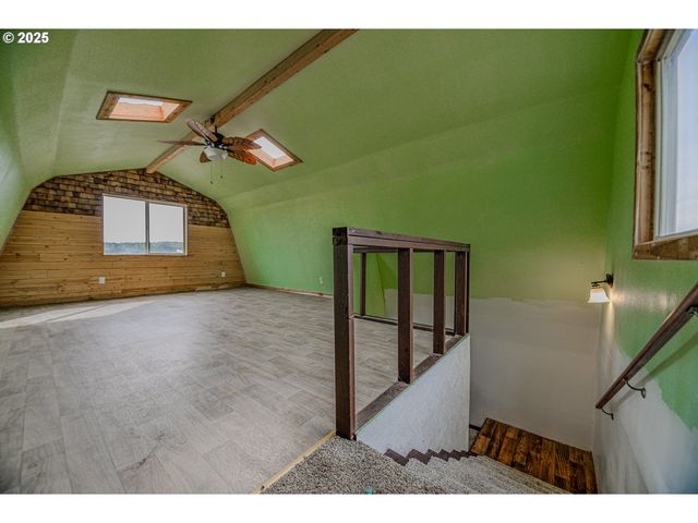 76171 DELENA MAYGER Rd, Rainier, OR 97048