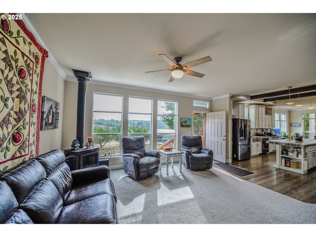 76171 DELENA MAYGER Rd, Rainier, OR 97048