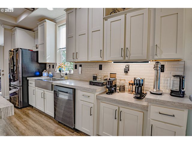 76171 DELENA MAYGER Rd, Rainier, OR 97048