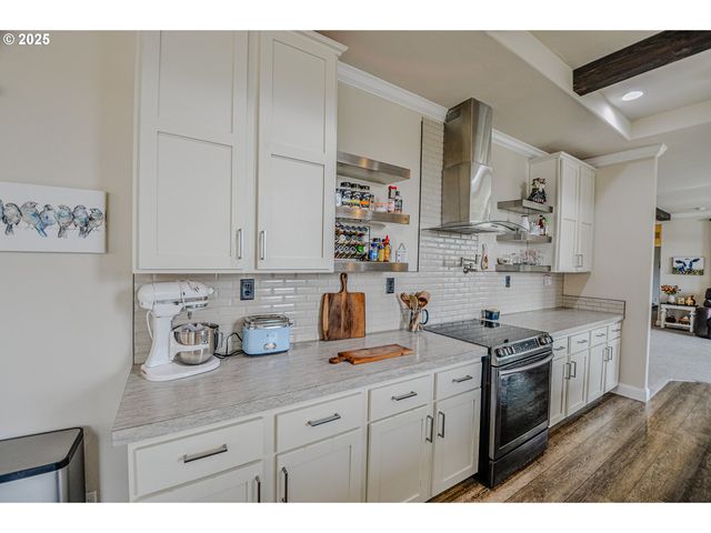 76171 DELENA MAYGER Rd, Rainier, OR 97048