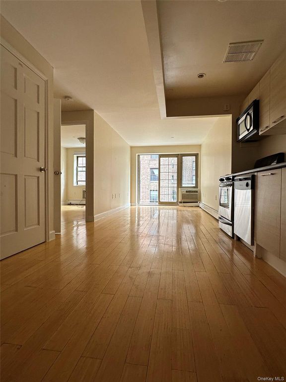 8375 117th Street 3B, Richmond Hill, NY 11418