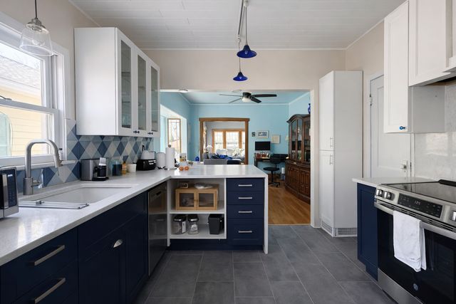 8424 Greenview Avenue, Brookfield, IL 60513