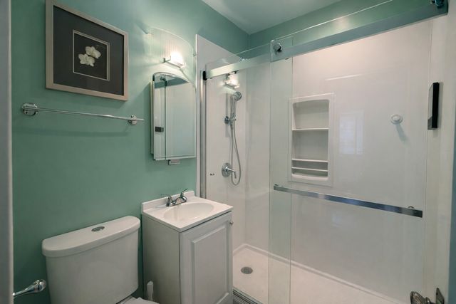 8424 Greenview Avenue, Brookfield, IL 60513