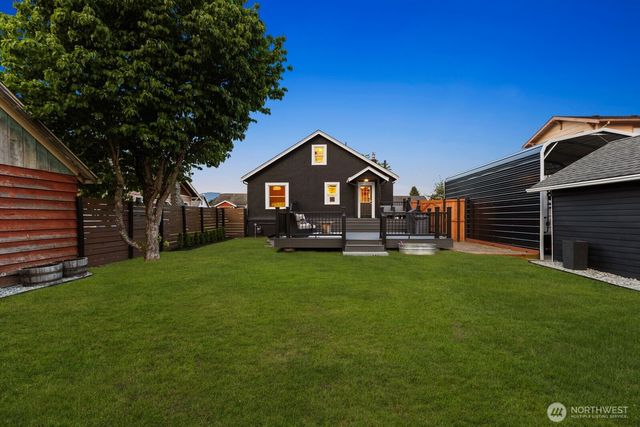 1904 LaFromboise Street, Enumclaw, WA 98022