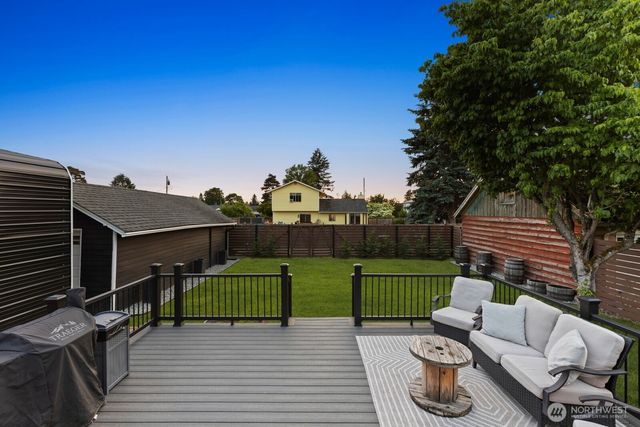 1904 LaFromboise Street, Enumclaw, WA 98022