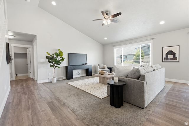 532 W KIT FOX DR, Saratoga Springs, UT 84045