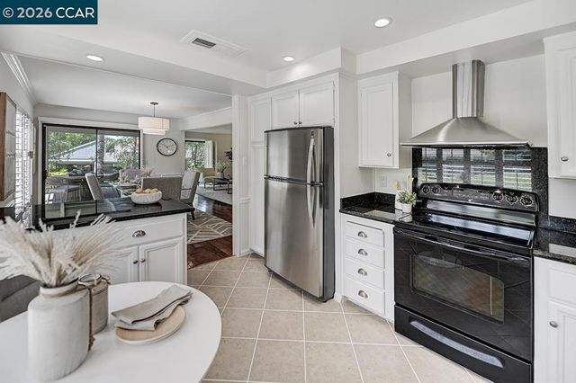3142 Rossmoor Pkwy 2, Walnut Creek, CA 94595