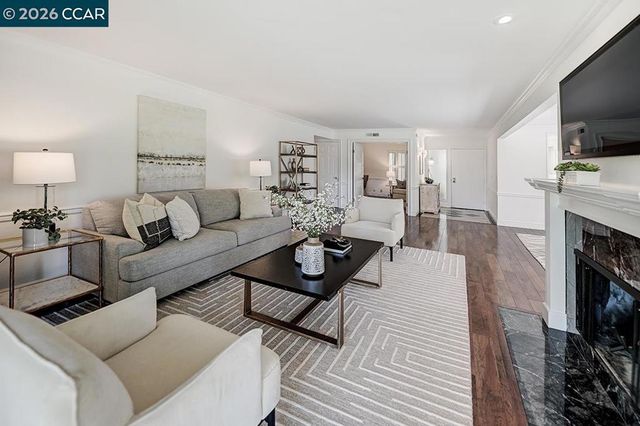 3142 Rossmoor Pkwy 2, Walnut Creek, CA 94595