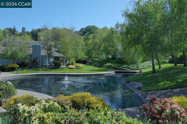 3142 Rossmoor Pkwy 2, Walnut Creek, CA 94595