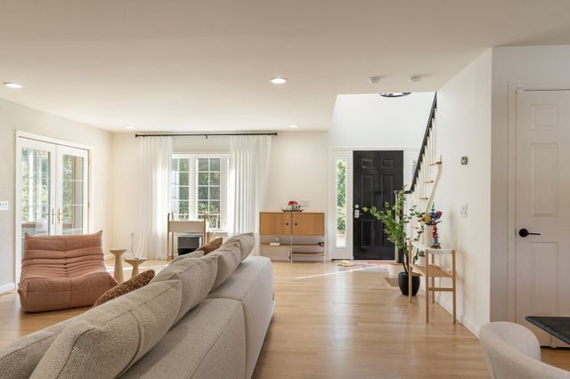 12 Silvermine Road, Woburn, MA 01801