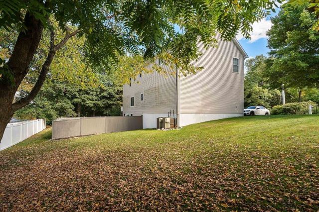 12 Silvermine Road, Woburn, MA 01801