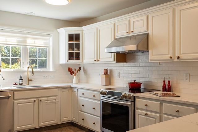 12 Silvermine Road, Woburn, MA 01801