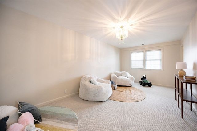 15 Alroy Rd, Weymouth, MA 02190