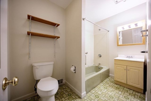 15 Alroy Rd, Weymouth, MA 02190