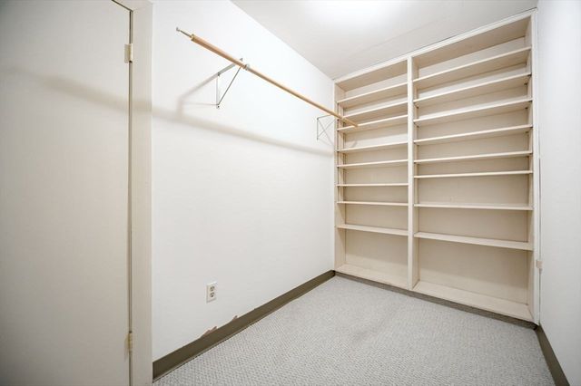 15 Alroy Rd, Weymouth, MA 02190