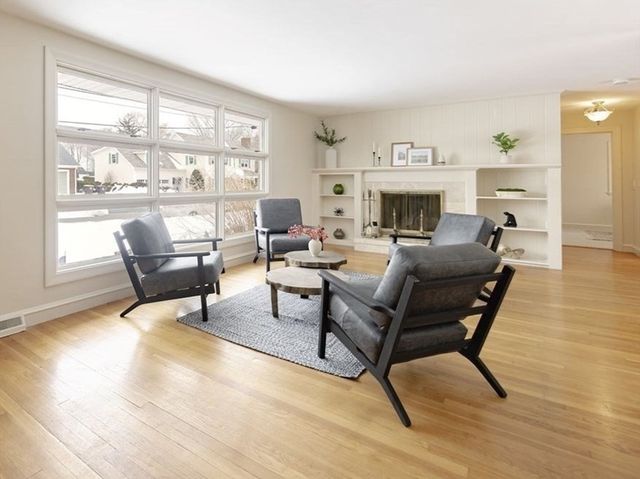 15 Alroy Rd, Weymouth, MA 02190