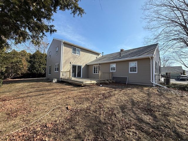 15 Alroy Rd, Weymouth, MA 02190