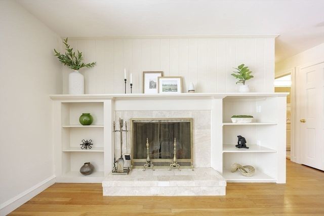 15 Alroy Rd, Weymouth, MA 02190