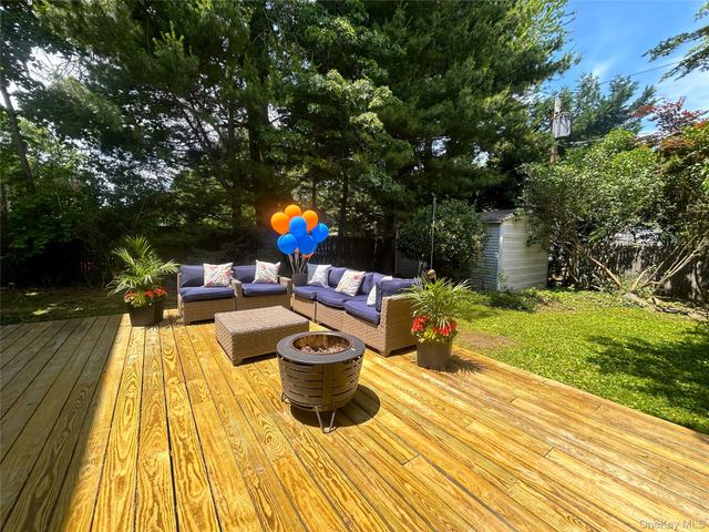 140 North Street, Locust Valley, NY 11560