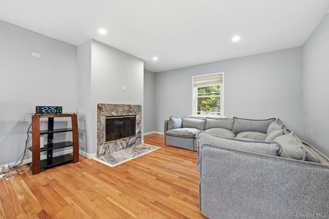 140 North Street, Locust Valley, NY 11560