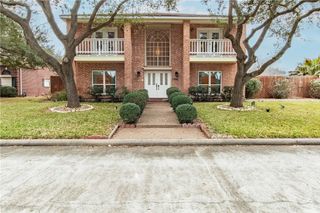 7009 Adcote Dr, Corpus Christi, TX 78413