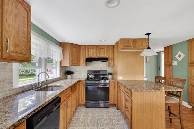 26 Oriole Street, New Bedford, MA 02745