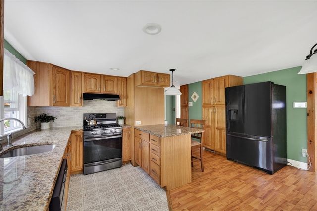26 Oriole Street, New Bedford, MA 02745
