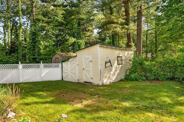 26 Oriole Street, New Bedford, MA 02745