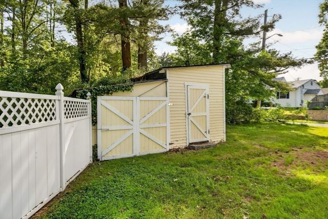 26 Oriole Street, New Bedford, MA 02745