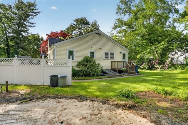 26 Oriole Street, New Bedford, MA 02745