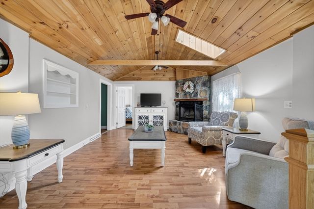 26 Oriole Street, New Bedford, MA 02745