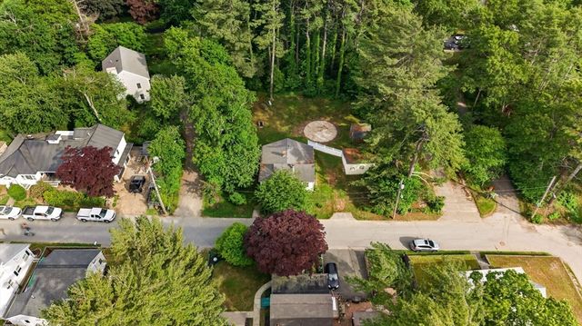 26 Oriole Street, New Bedford, MA 02745