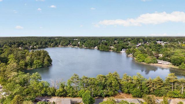 26 Oriole Street, New Bedford, MA 02745