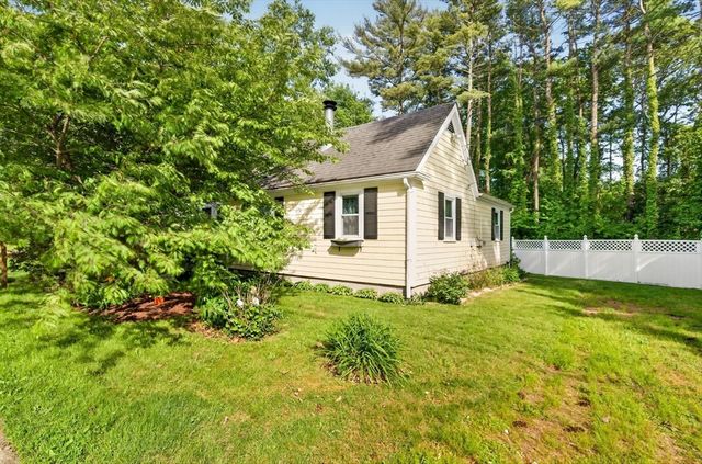 26 Oriole Street, New Bedford, MA 02745