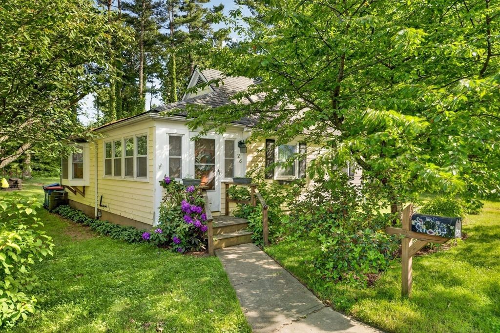 26 Oriole Street, New Bedford, MA 02745