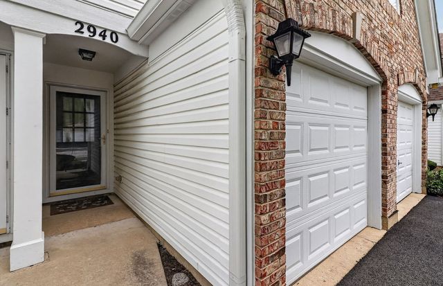 2940 Stonewater Drive, Naperville, IL 60564