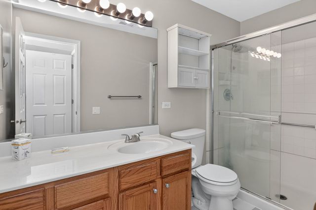 2940 Stonewater Drive, Naperville, IL 60564