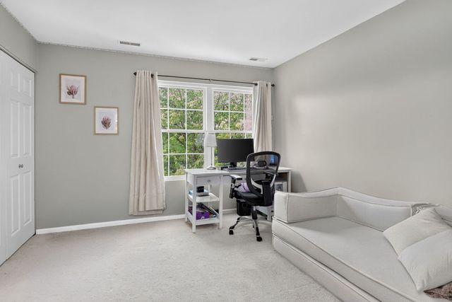 2940 Stonewater Drive, Naperville, IL 60564