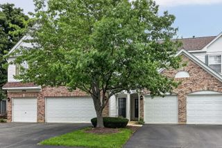 2940 Stonewater Drive, Naperville, IL 60564