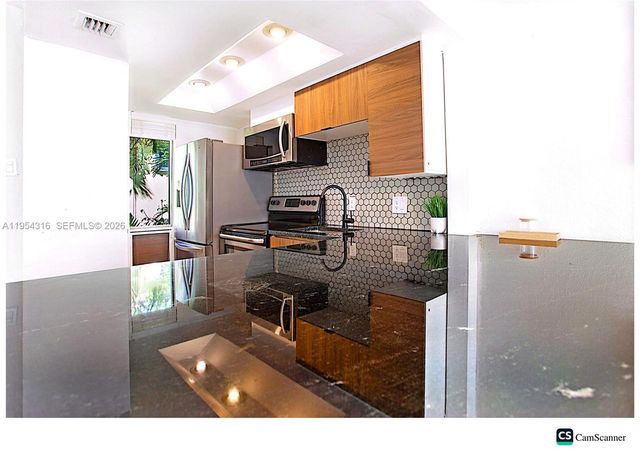 1531 SE 15th St 5, Fort Lauderdale, FL 33316