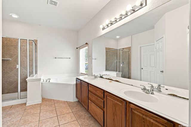 718 Desert Bluff, San Antonio, TX 78258