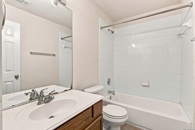 718 Desert Bluff, San Antonio, TX 78258