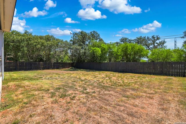 718 Desert Bluff, San Antonio, TX 78258