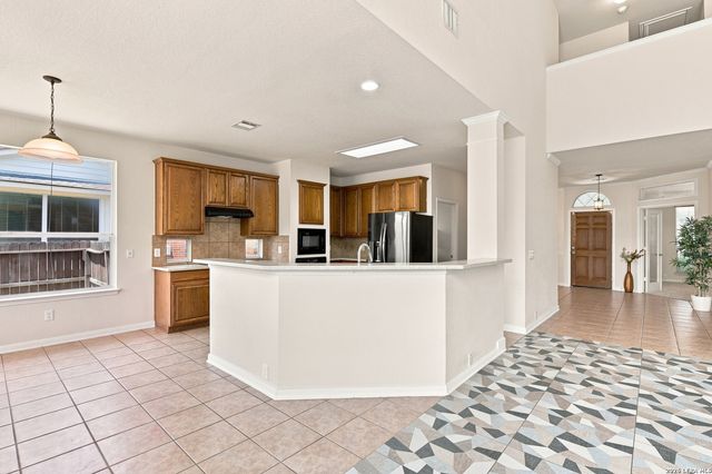 718 Desert Bluff, San Antonio, TX 78258