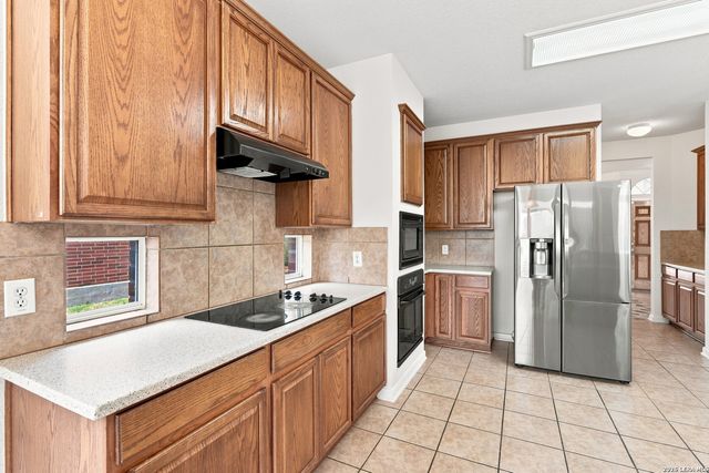 718 Desert Bluff, San Antonio, TX 78258
