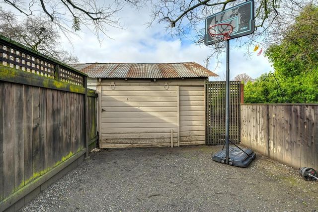 425 J St, Davis, CA 95616