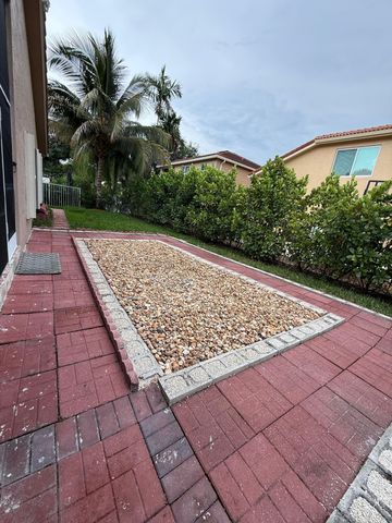 11534 NW 4th Manor, Coral Springs, FL 33071