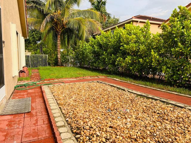 11534 NW 4th Manor, Coral Springs, FL 33071